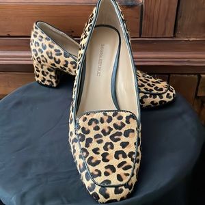 EUC BANANA REPUBLIC LEOPARD CALF HAIR SQUARE TOE HEEL. SIZE 6.